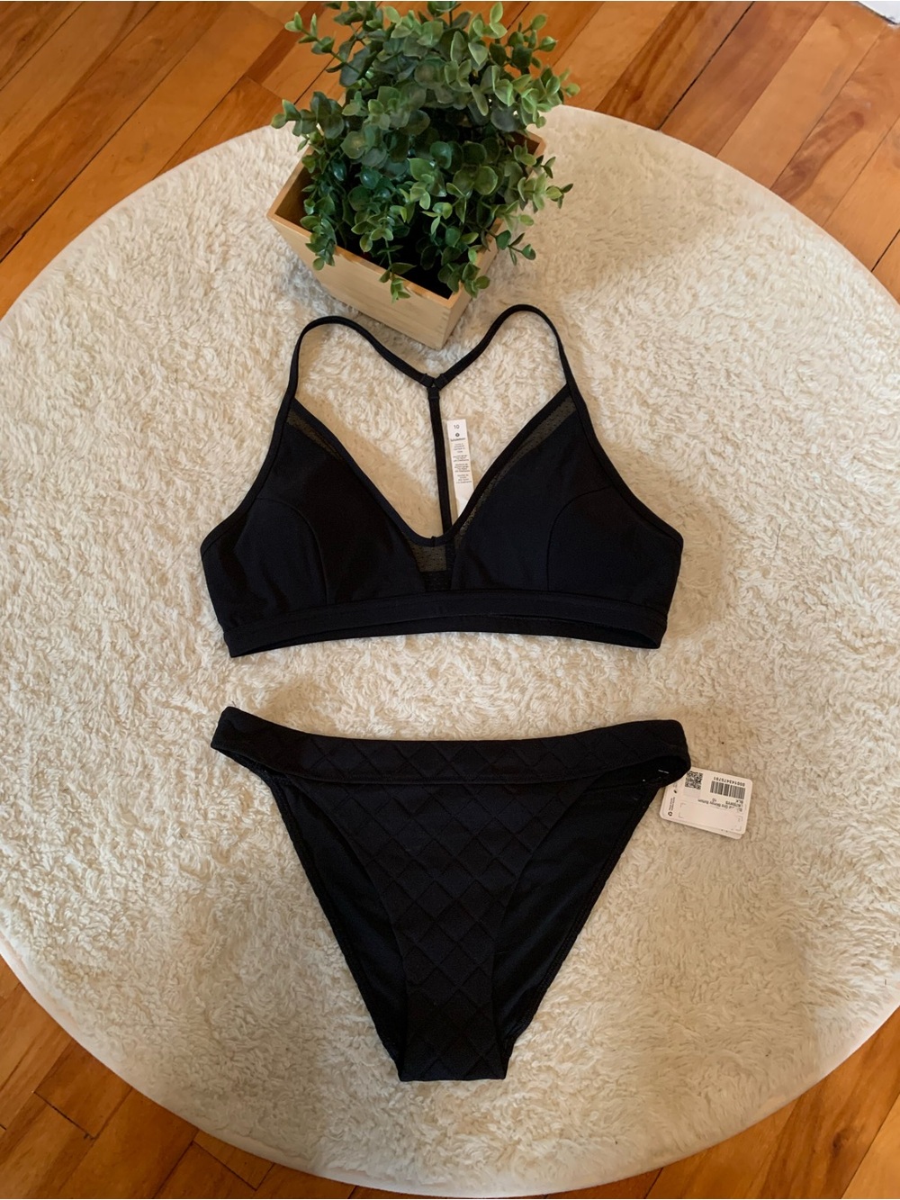 Lululemon State Of Flow Bra & Diamond Grid Skimpy Bottoms